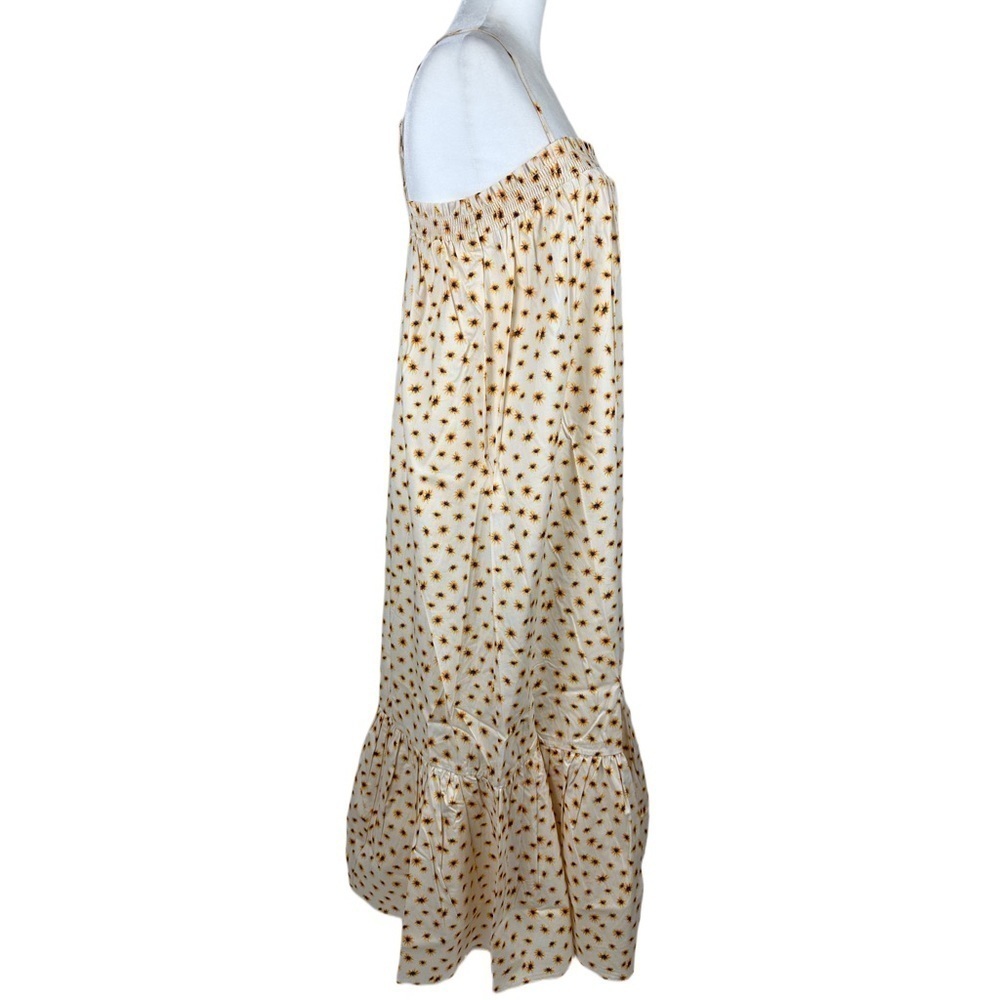 NWT Revolve WeWoreWhat Smocked Ditsy Daisy Maxi Dress Size Small - Picture 3 of 6